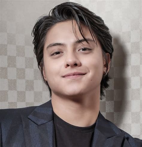 Daniel Padilla .
